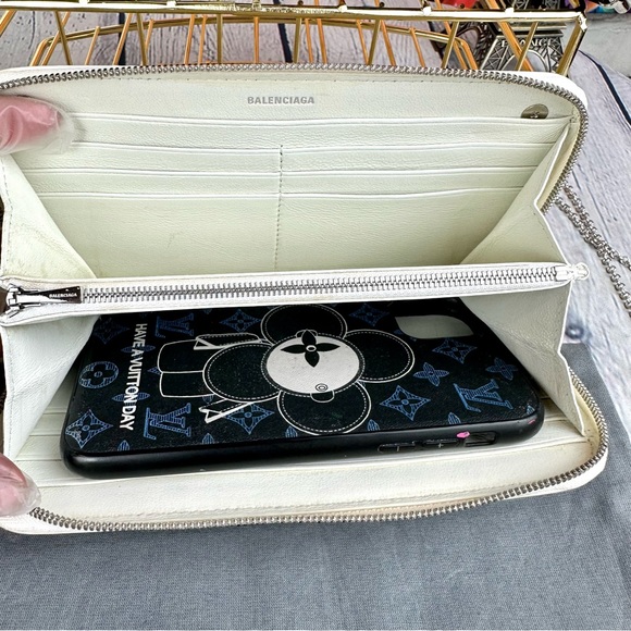 Balenciaga white and black zippy wallet crossbody bag with strap and necklace - Picture 16 of 16